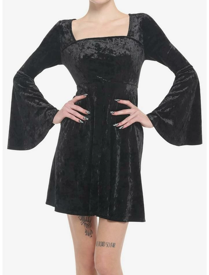 Outlet β¨ Black Crushed Velvet Bell Sleeve Mini π Dress π 1 Outlet β¨ Black Crushed Velvet Bell Sleeve Mini π Dress π